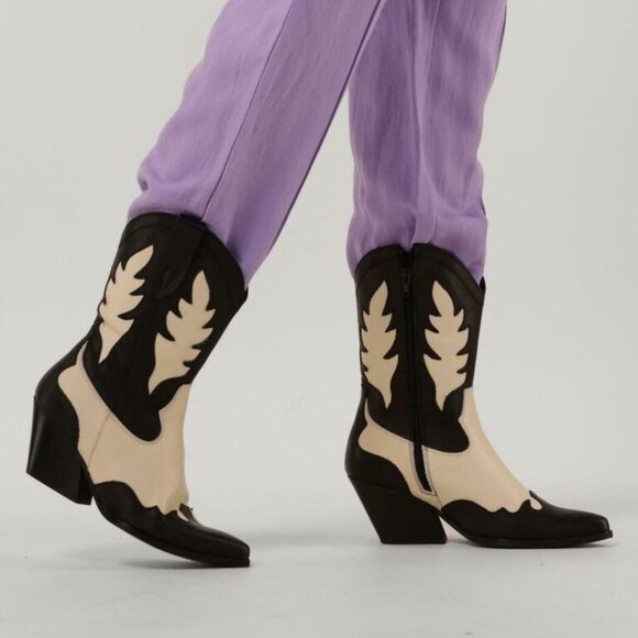 Omoda Black/White Cowboy Boot - Picture 3 of 5